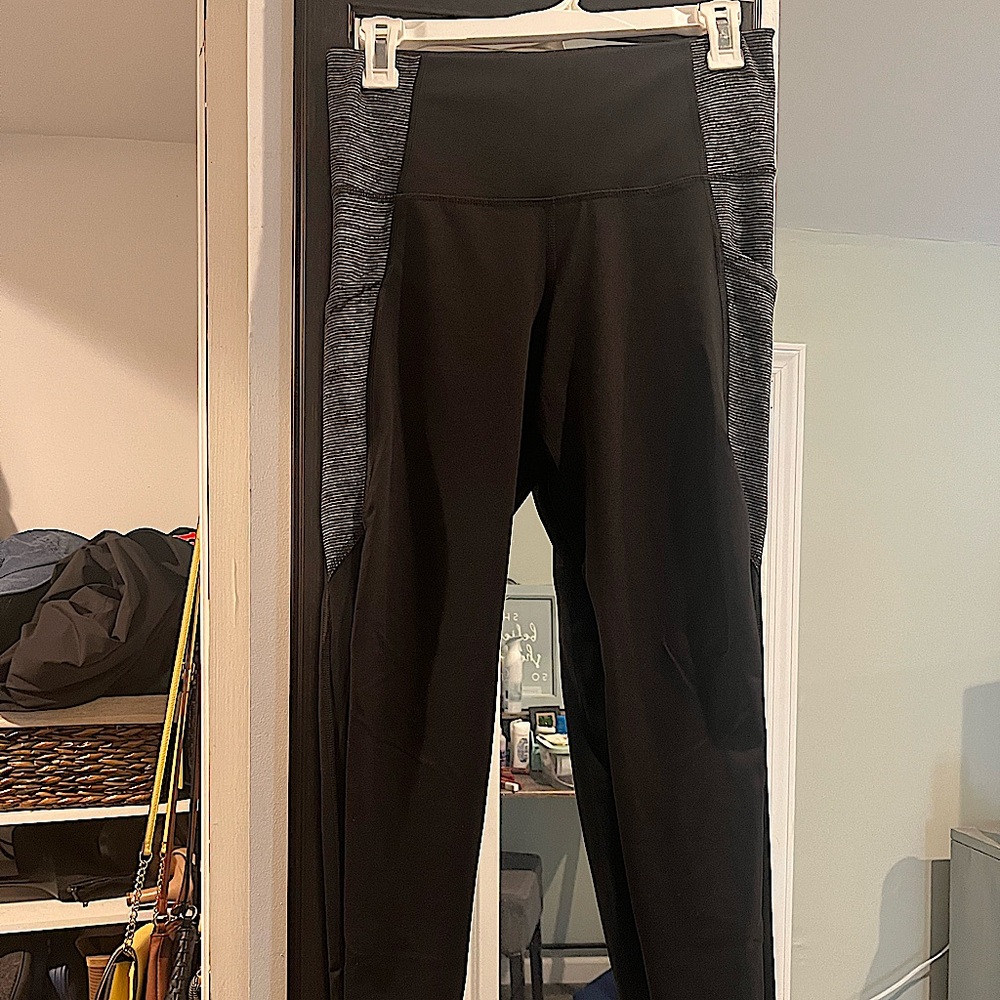 Old Navy Go Dry Black and Grey Leggings